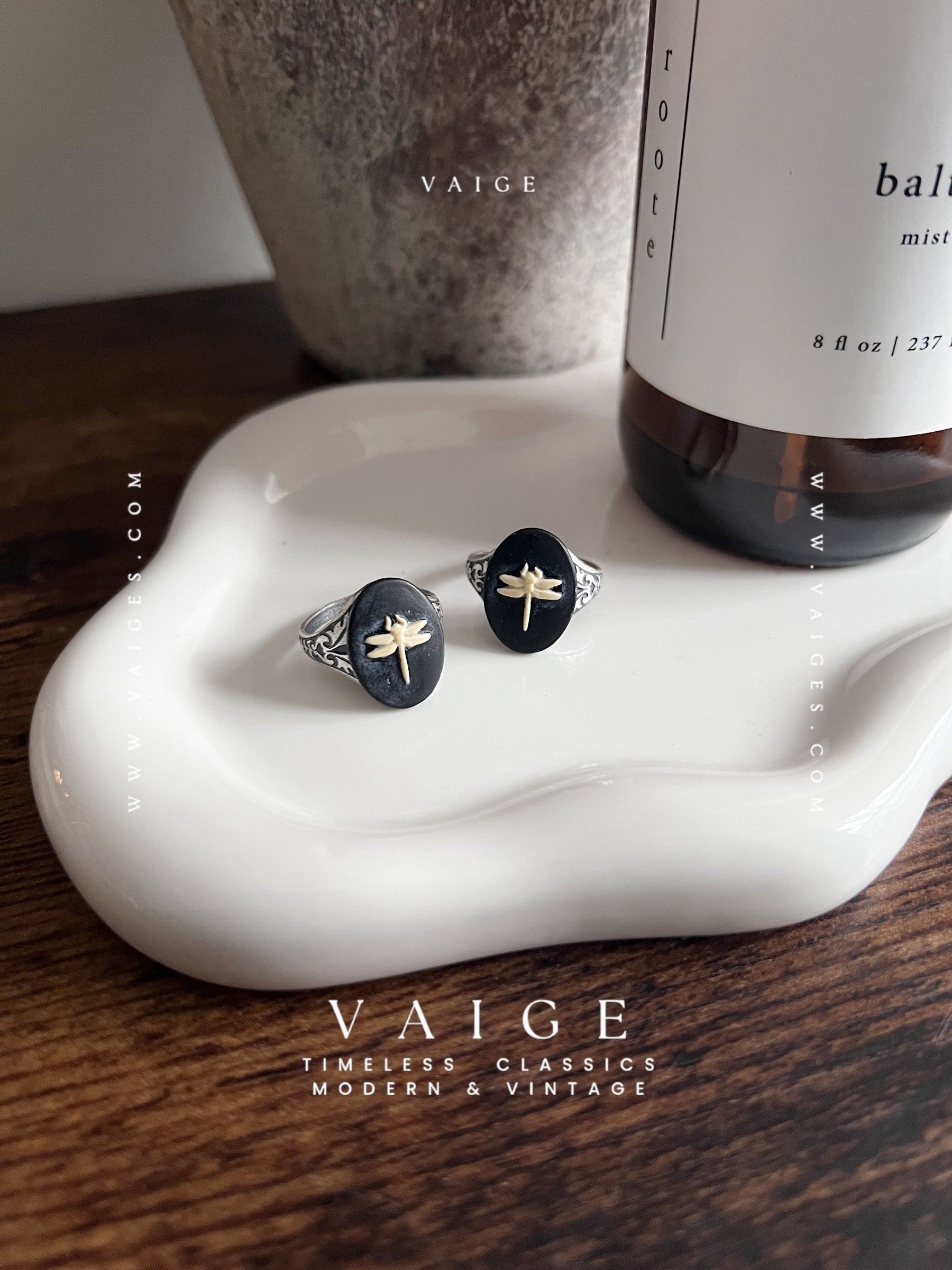 VAIGE Dragonfly Cameo Silver Ring